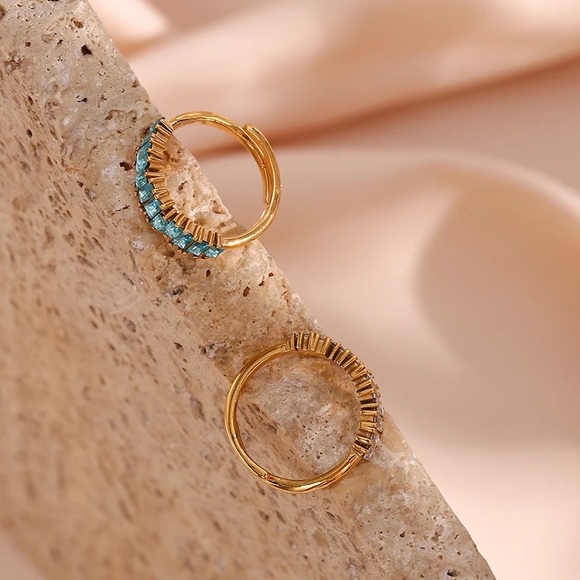 ◾️18K Gold Plated 3A CZ Crystal Adjustable Ring - Picture 6 of 6